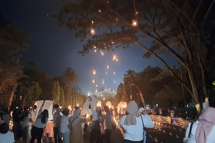 Syarat Menerbangkan Lampion Waisak Borobudur 2023