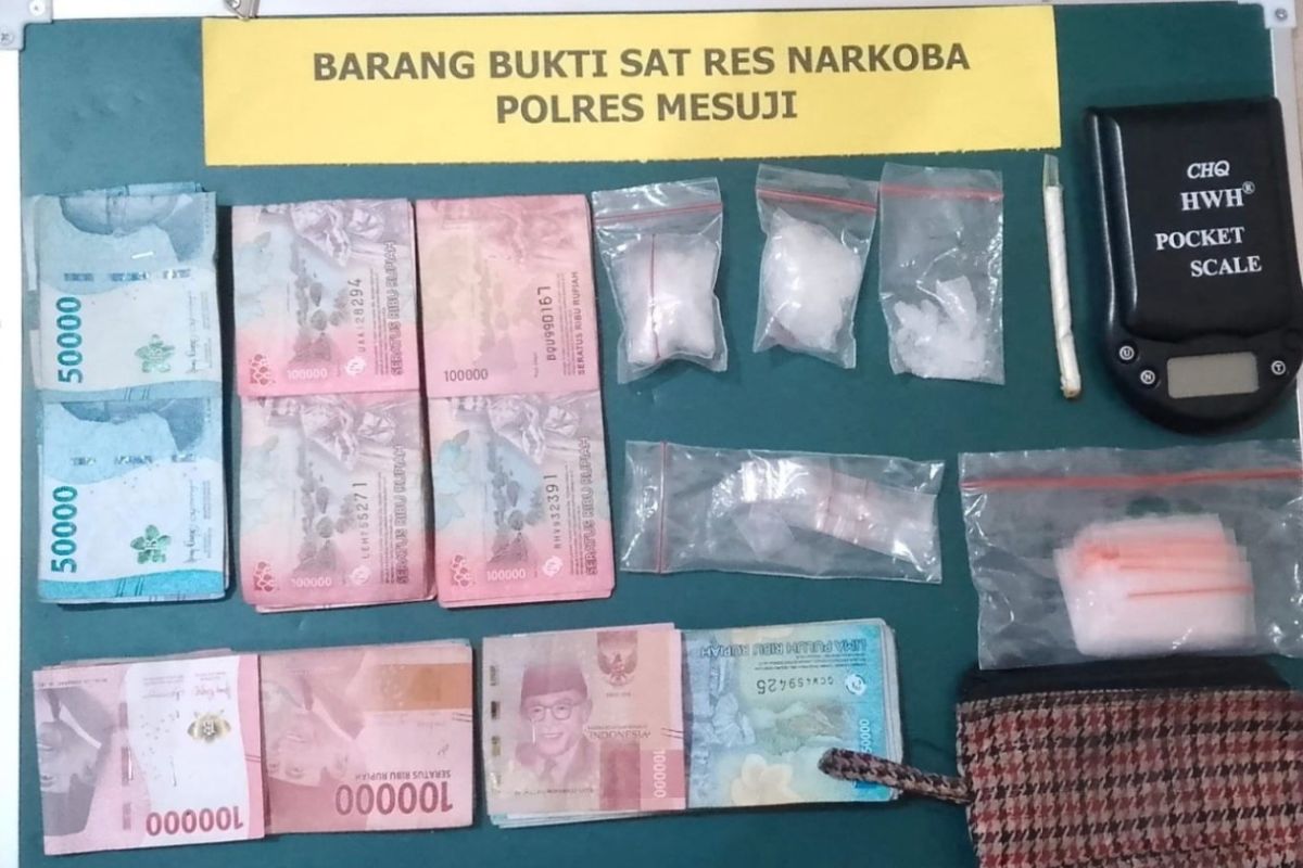 Barang bukti pengungkapan jaringan narkoba Mesuji oleh pihak kepolisian.