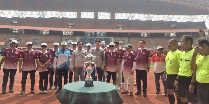 Parade peserta turnamen sepak bola Blispi Youth Cup 2026