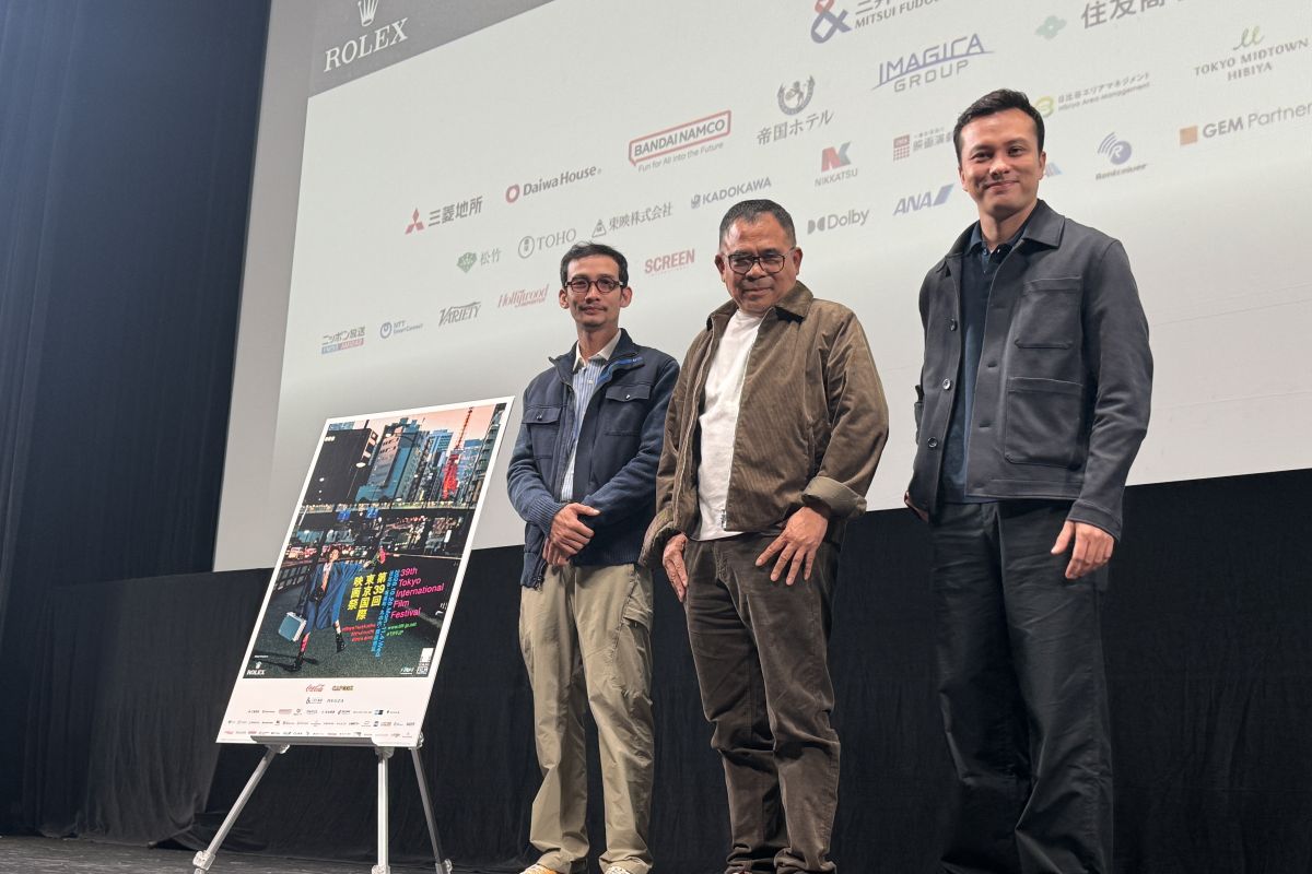 Sutradara saat pemutaran film Garin Nugroho di Tokyo