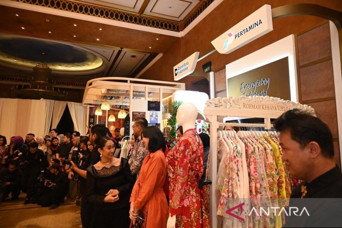 Aktivitas perajin pada program UMKM binaan Pertamina